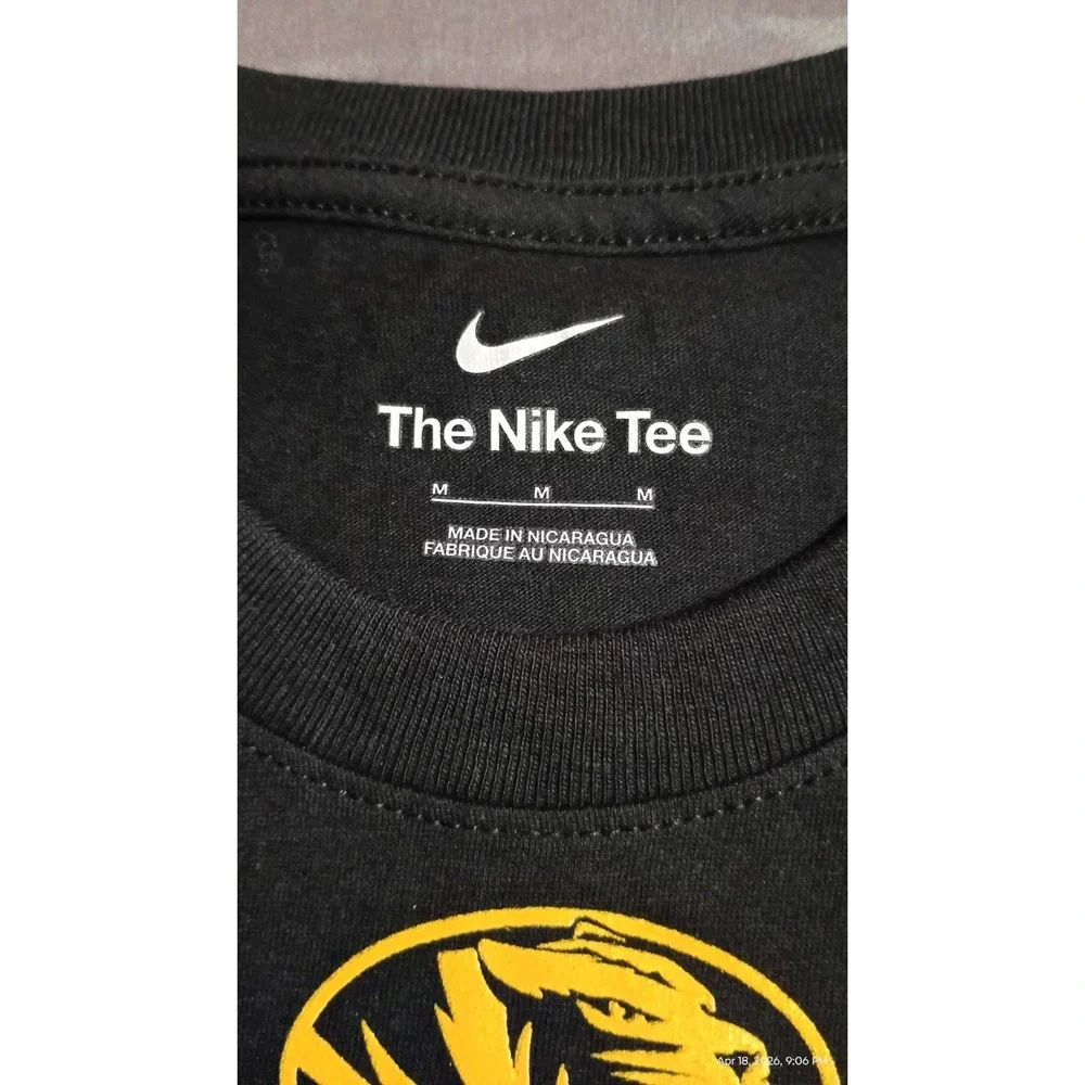 Nike Boys' Missouri Tigers‎ Core Cotton T-Shirt Size M